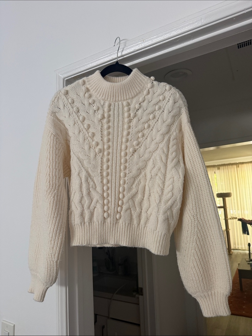 Cream Cable Knit Women's Sweater - Brand Unbranded